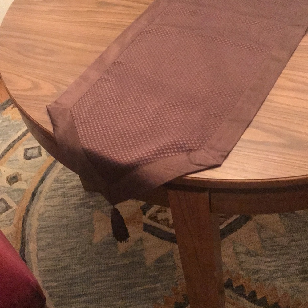 Brown Textured Table Runner - Picture 3 of 7